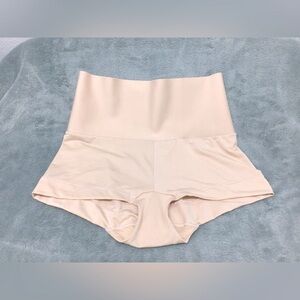 Maidenform Comfort Shaper